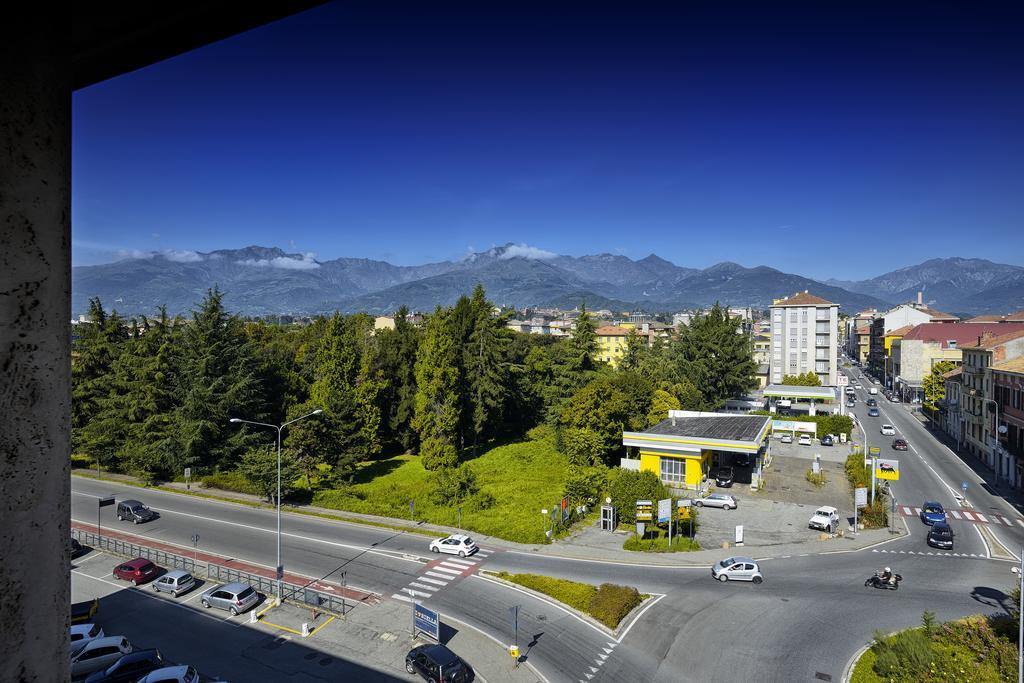 Hotel Michelangelo Biella Extérieur photo