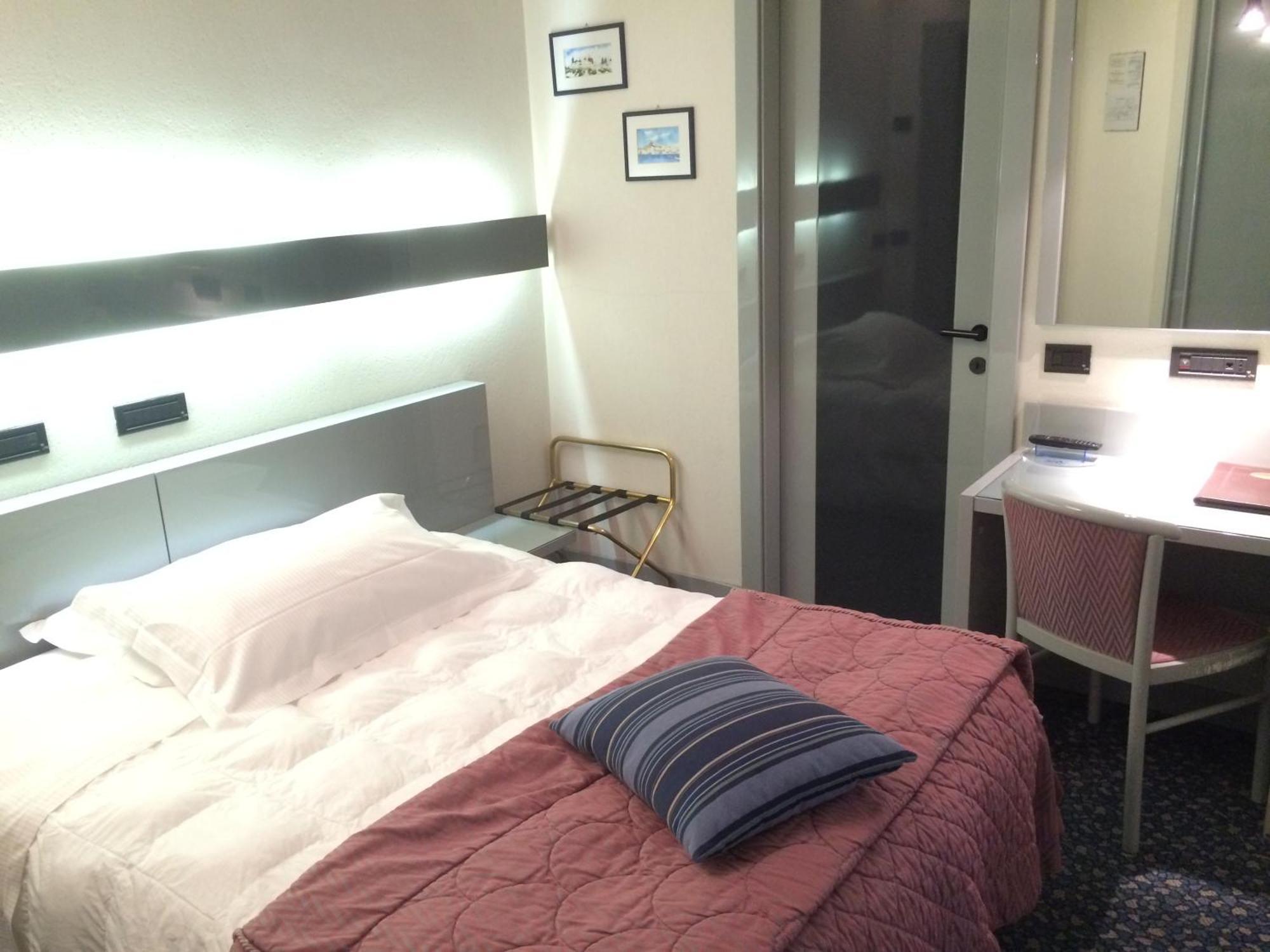 Hotel Michelangelo Biella Extérieur photo
