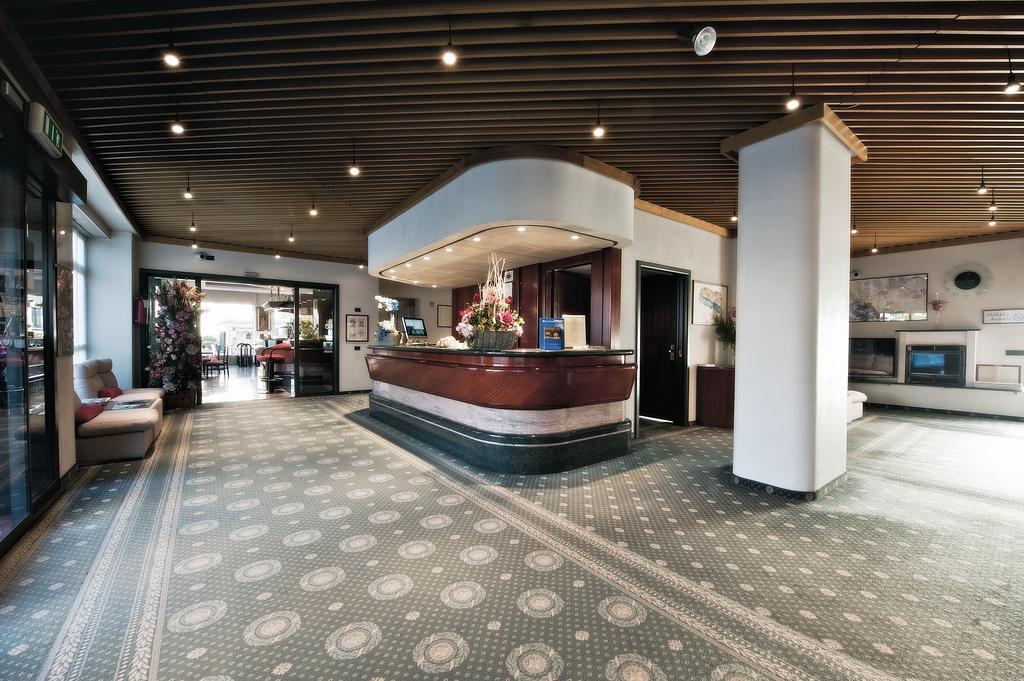 Hotel Michelangelo Biella Extérieur photo