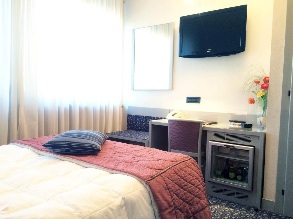 Hotel Michelangelo Biella Extérieur photo