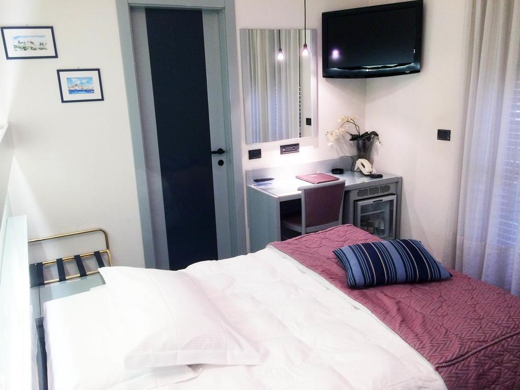 Hotel Michelangelo Biella Extérieur photo