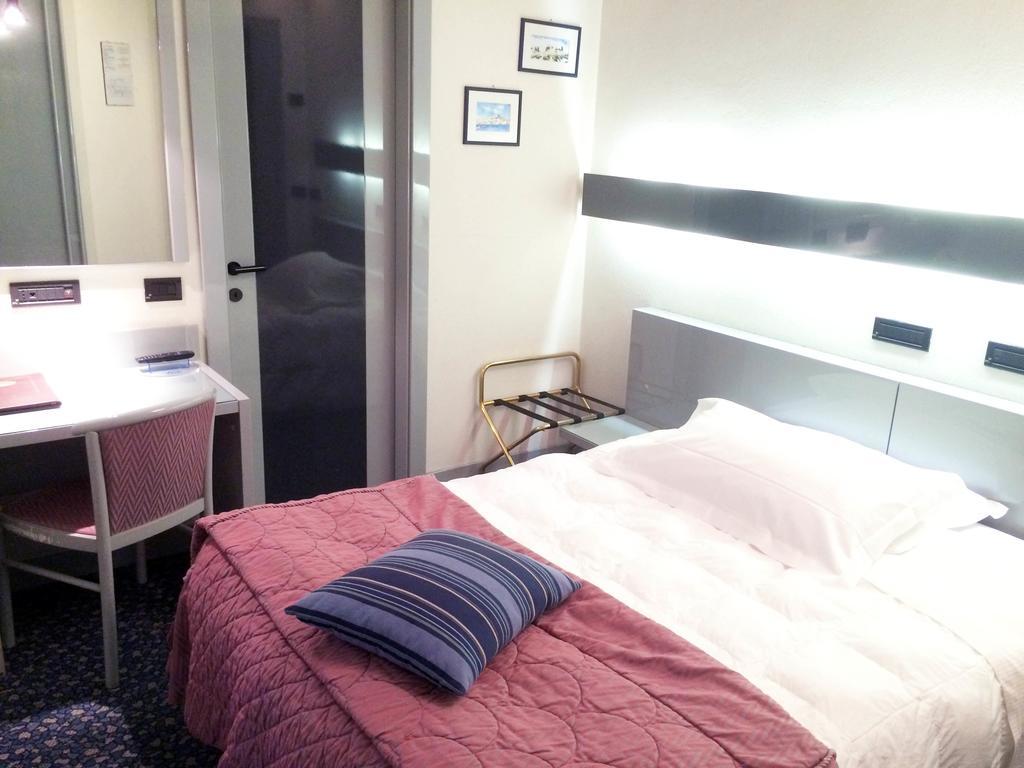 Hotel Michelangelo Biella Extérieur photo
